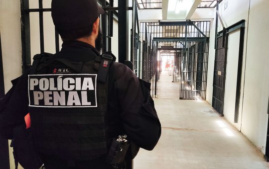 Duas mulheres são detidas após tentarem entrar em presídios com drogas em partes íntimas