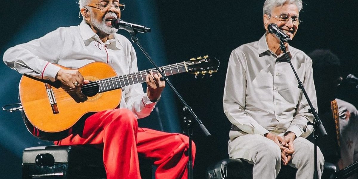 Gilberto Gil e Caetano Veloso durante show
