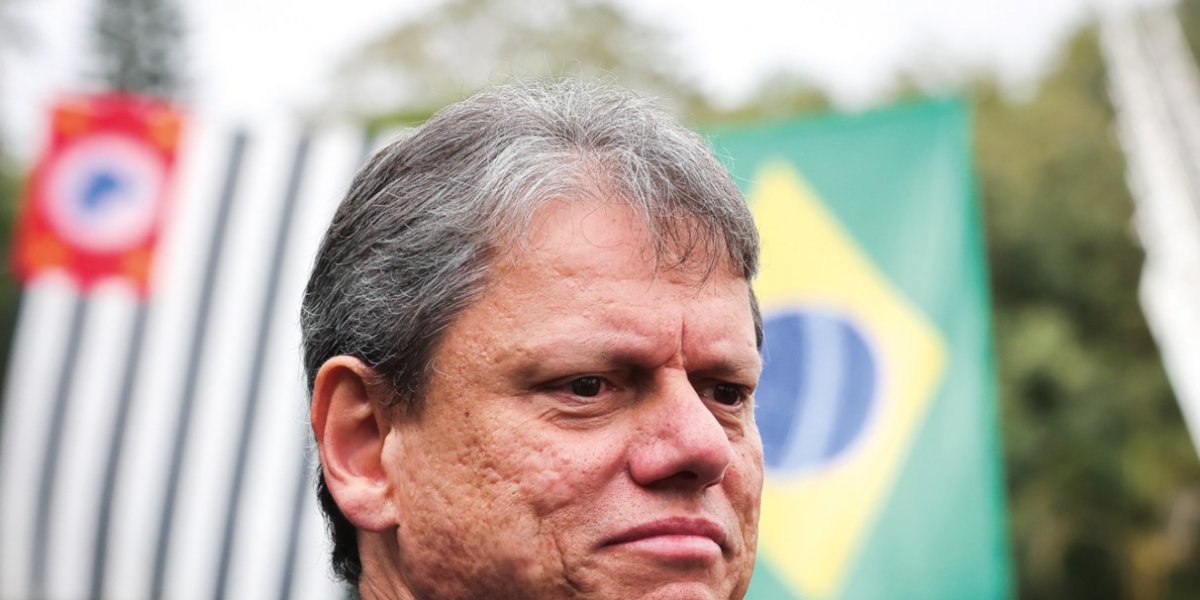 Devido a confrontos na Direita, Tarcísio desiste de candidatura presidencial em 2026