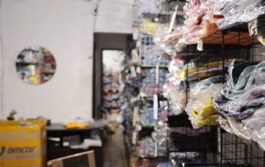 Operação policial apreende mais de mil peças falsas de roupa em Salvador
