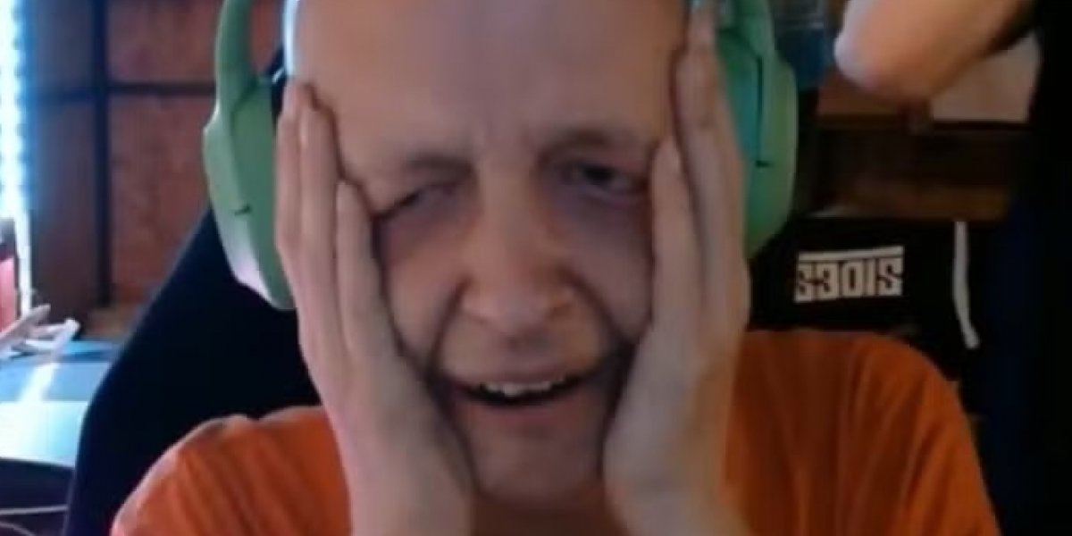 Streamer com câncer terminal leva golpe durante transmissão ao vivo e perde R$ 165 mil