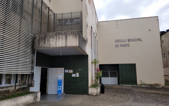 Mulher é detida após invadir escola para ameaçar vice-diretora em Salvador 