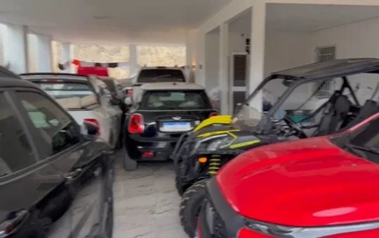 Família ligada a esquema de agiotagem é presa com fortuna milionária, carros e armas em Jequié