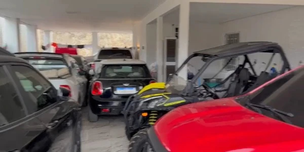 Veículos presos na Operação