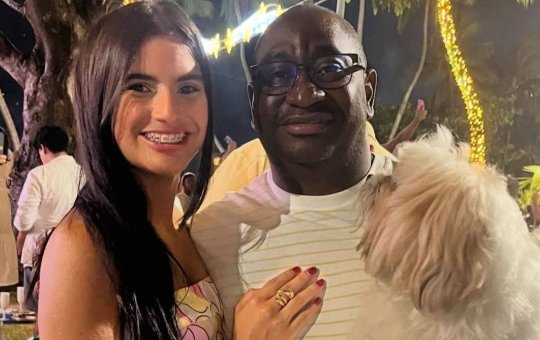 Cinco meses após ser acusado de agressão, João Neto anuncia que reatou com ex: 'To noivo'