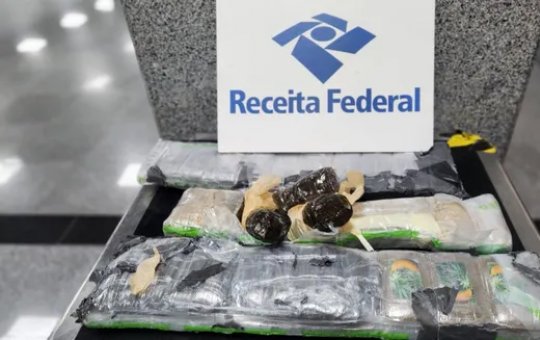 Mulher é detida no Aeroporto de Salvador transportando 8,7 kg de drogas