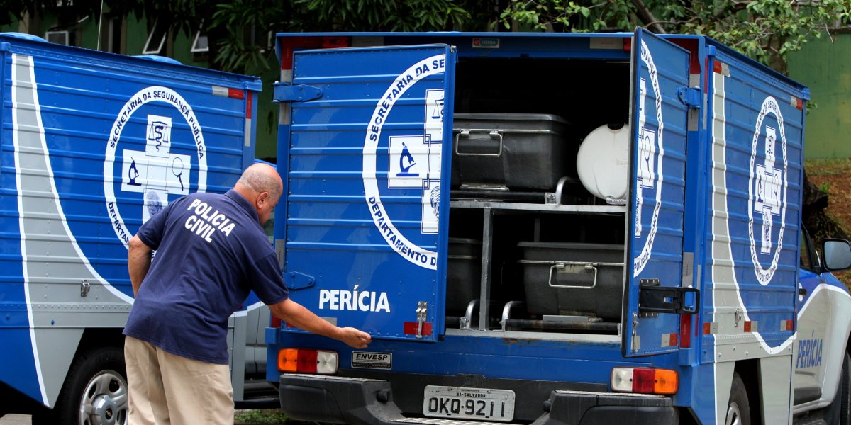 Corpo de homem de 27 anos é encontrado na Estrada da Biribeira, em Camaçari