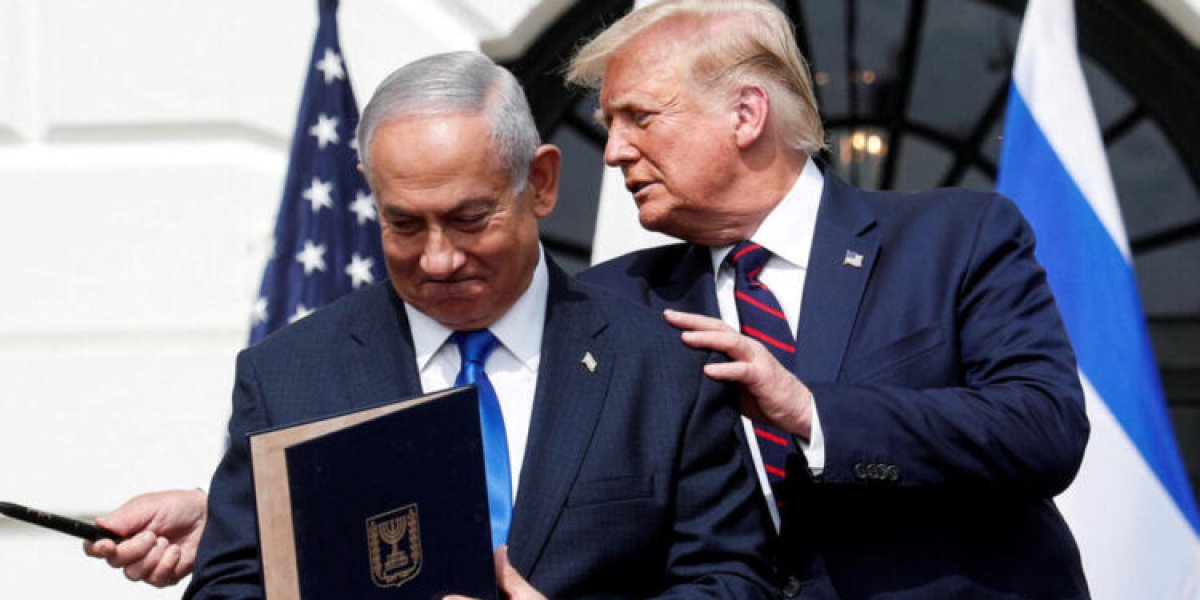 Benjamin Netanyahu, primeiro-ministro de Israel, ao lado de Donald Trump, presidente dos EUA
