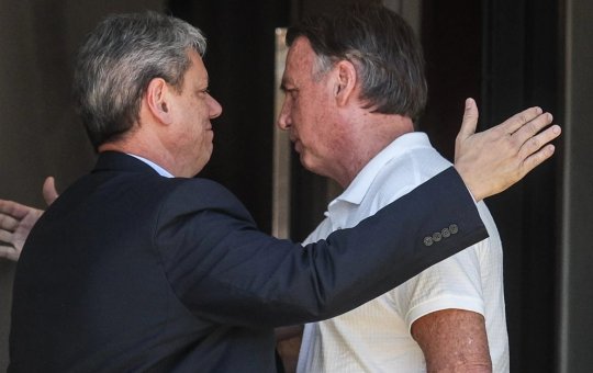 Após visita a Jair Bolsonaro, Tarcísio defende anistia e comenta estado de saúde do ex-presidente 