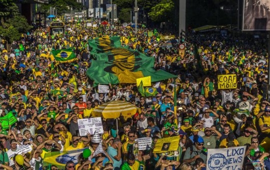 Protestos e pressão: Como a população impacta decisões legislativas