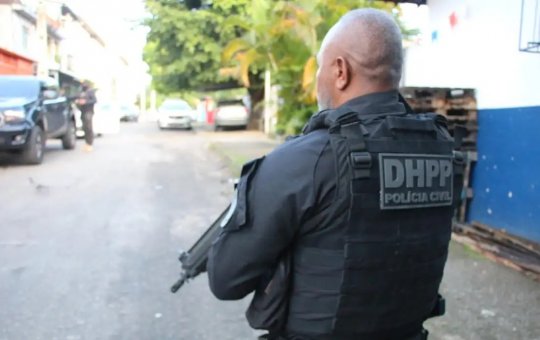 Entenda como a presença do tráfico impacta o dia a dia de moradores e serviços em Salvador