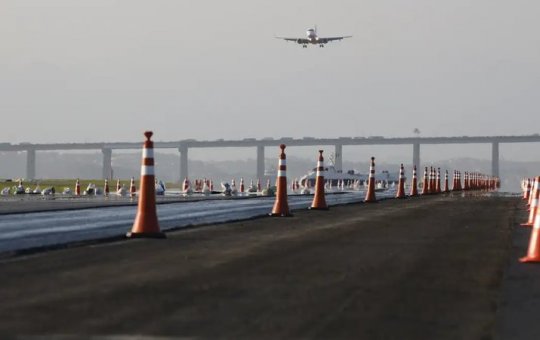 Infraero informa previsão de reabertura de aeroporto após vazamento de óleo na pista