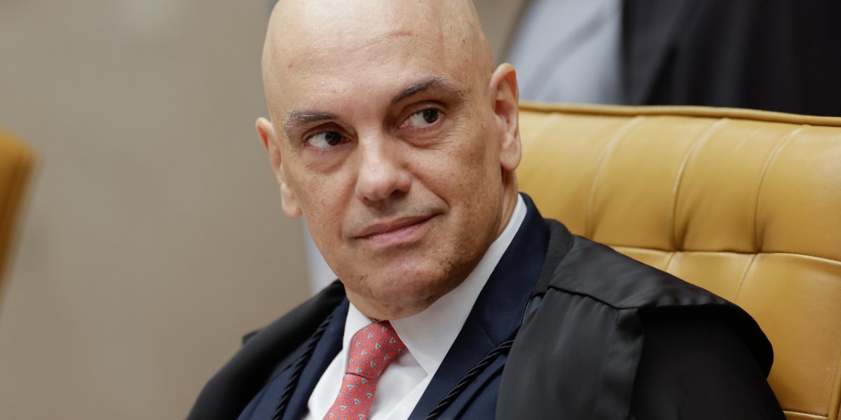 Alexandre de Moraes autoriza grupo de oração na casa de Bolsonaro e faz alerta: 'Não pode desvio de finalidade'