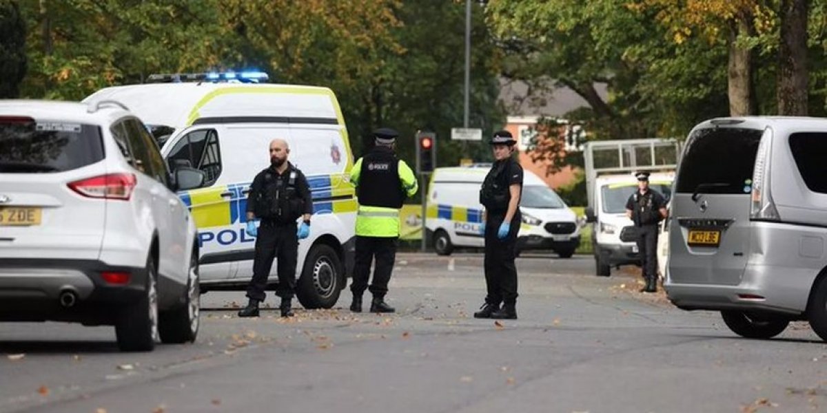  Ataque terrorista em frente à sinagoga em Manchester, na Inglaterra, deixa dois mortos e três feridos
