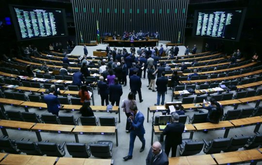 Câmara dos Deputados aprova isenção do Imposto de Renda para quem ganha até até R$ 5 mil 