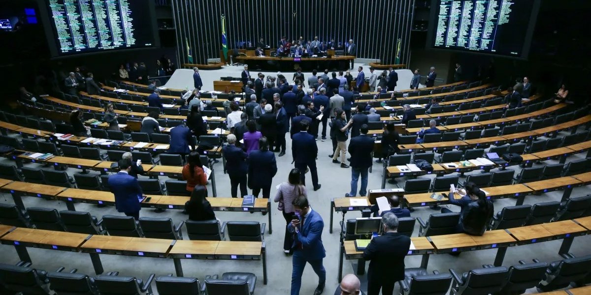 Câmara dos Deputados aprova isenção do Imposto de Renda para quem ganha até até R$ 5 mil