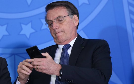 Defesa de Bolsonaro solicita a Moraes liberação de ligações telefônicas
