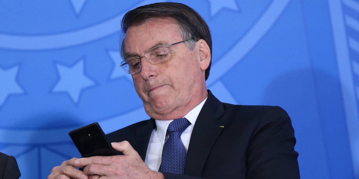 Defesa de Bolsonaro solicita a Moraes liberação de ligações telefônicas