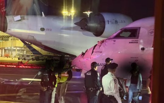 Aviões colidem durante manobra no Aeroporto LaGuardia, em Nova York; comissária fica ferida