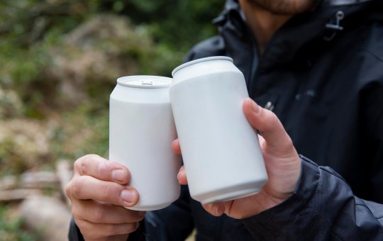 Bebidas em latas de alumínio são mais difíceis de serem adulteradas?