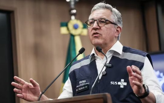 Governo anuncia compra de etanol farmacêutico para tratar vítimas de intoxicação por metanol