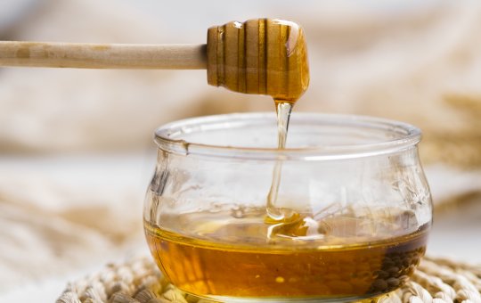 Máfia do mel: criminosos adulteram produto natural e colocam saúde da população em risco