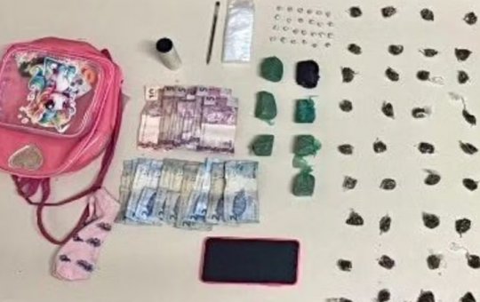 Após tentar se 'livrar' de mochila infantil com drogas na Bahia, mulher é presa pela PM