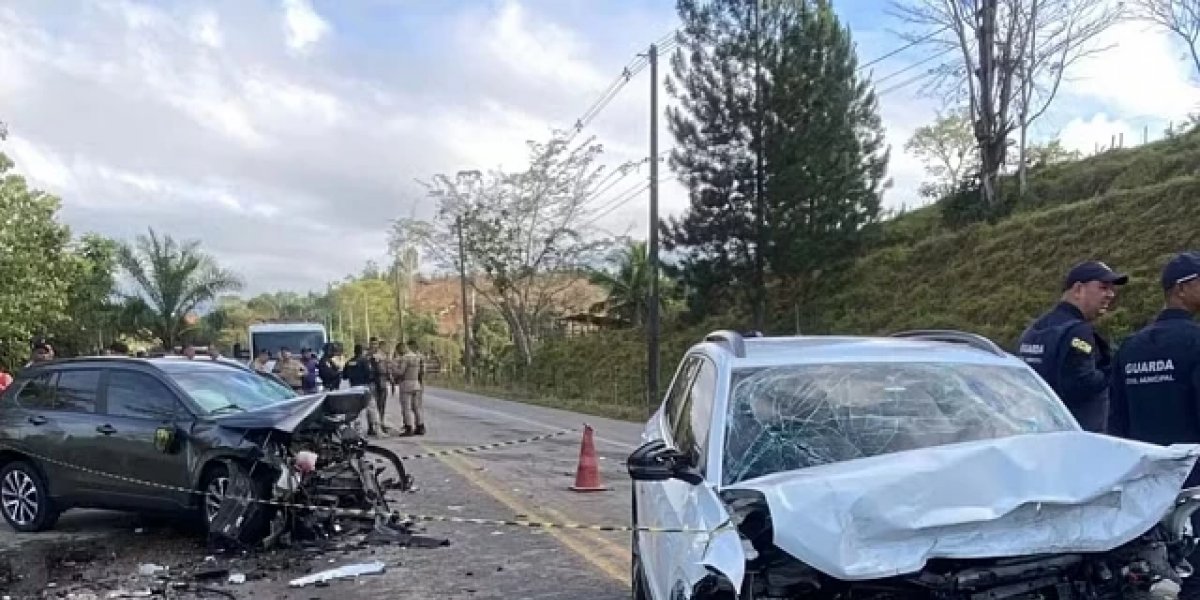 Tio e sobrinho morrem em colisão entre veículos na BR-101 em Camacan