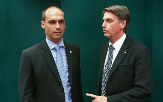 "A única coisa que me fará não sair candidato é a candidatura de Jair Bolsonaro”, afirma Eduardo