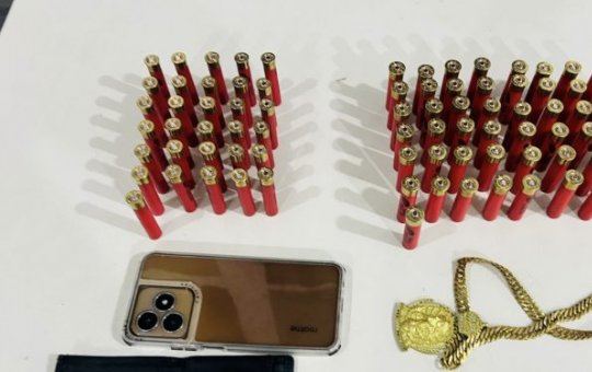 Homem é preso com mais de 80 cartuchos de espingarda em Candeias