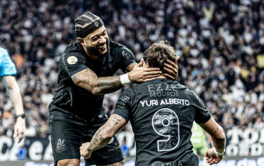 Craque do futebol brasileiro tem passaporte roubado e perde titularidade na Seleção; entenda 