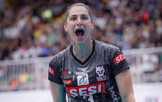 Curada de câncer na tireoide, jogadora de vôlei revela contato com Everton Ribeiro