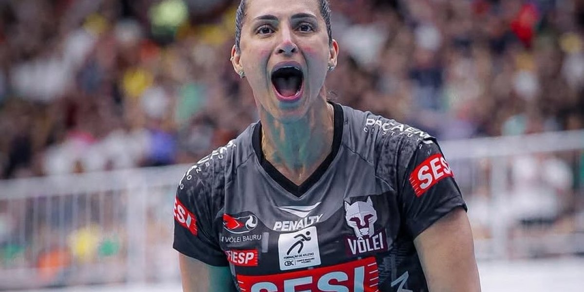 Curada de câncer na tireoide, jogadora de vôlei revela contato com Everton Ribeiro