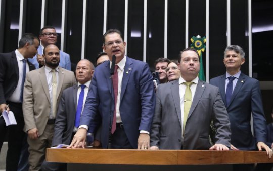 Câmara dos Deputados derrota medida provisória do governo Lula feita após a derrubada do IOF