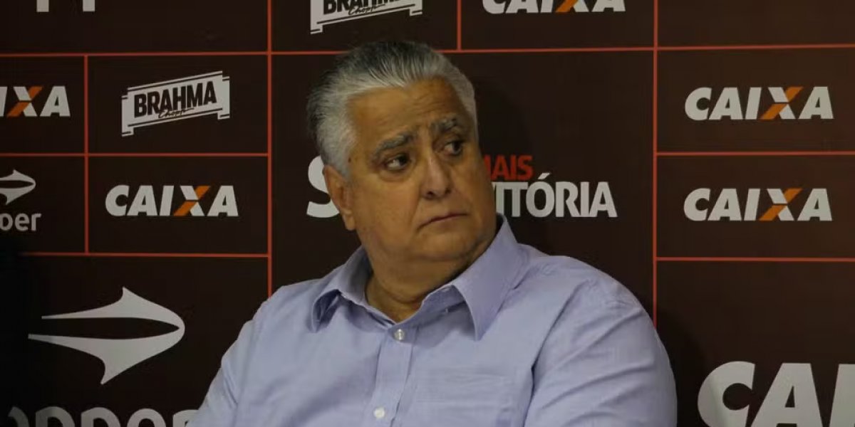 Agenor Gordilho Neto durante entrevista na sala de imprensa do Vitória, em 2017