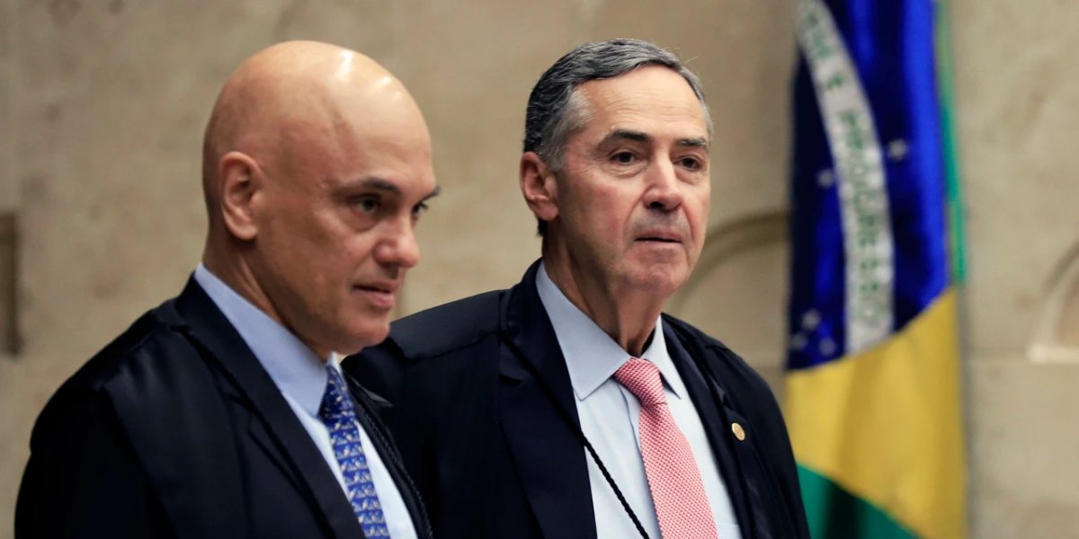 Alexandre de Moraes ao lado de Luis Roberto Barroso