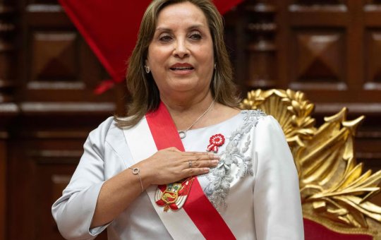 Presidente do Peru, Dina Boluarte, é destituída pelo Congresso; líder do Parlamento assume interinamente