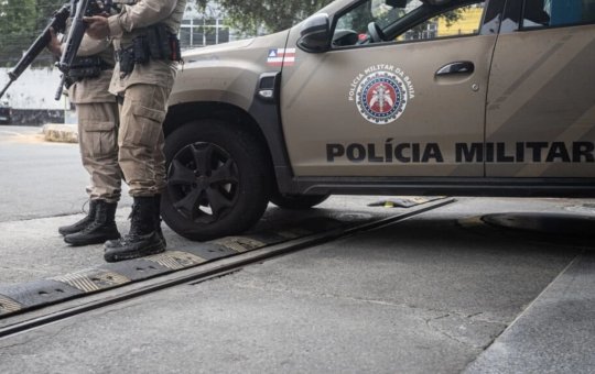 Mulher tem casa invadida e é morta na frente do filho de 3 anos na Bahia