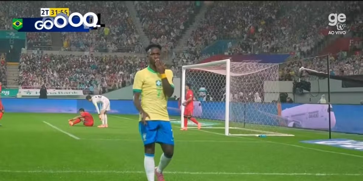 Beijo de Vini Jr. após gol pela Seleção levanta suspeitas de recado para Virgínia Fonseca