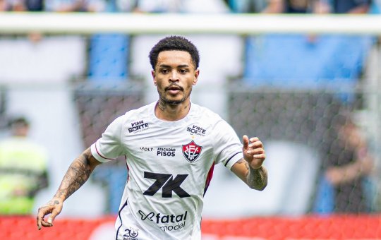 Entre lesões e reserva, Matheuzinho soma quase seis meses sem participar diretamente de um gol