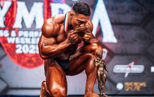 Histórico! Ramon Dino vence o Mr. Olympia, torneio considerado a Copa do Mundo de fisiculturismo 