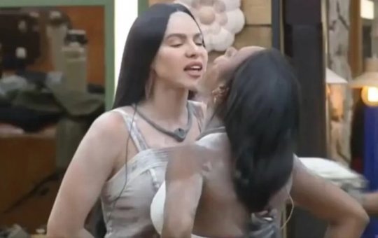 Ex-de Davi Britto e Carol Lekker discutem e quase saem no tapa em 'A Fazenda 17'
