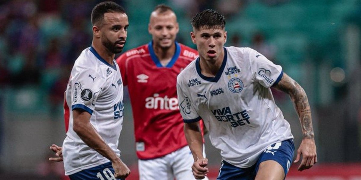 Caio Alexandre e Ramos Mingo na partida contra o Nacional-URU. O uruguaio Nico López aparece ao fundo