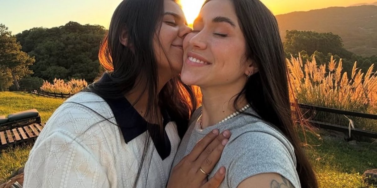 Influenciadora anuncia fim do noivado com cantora famosa apenas quatro meses antes do casamento e se arrepende logo depois