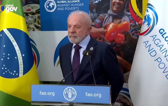  "Não merece respeito"; diz Lula sobre Carla Zambelli em coletiva