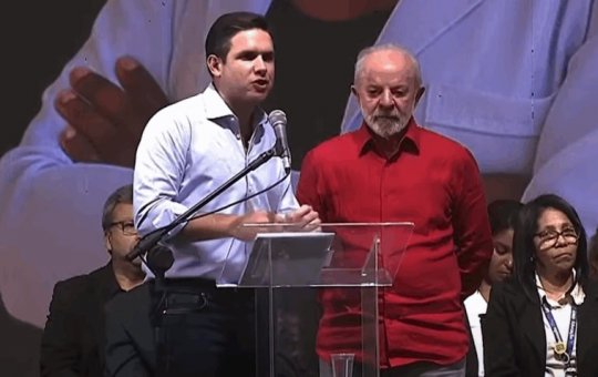Hugo Motta é alvo de vaias e protestos contra anistia em evento com Lula no Rio