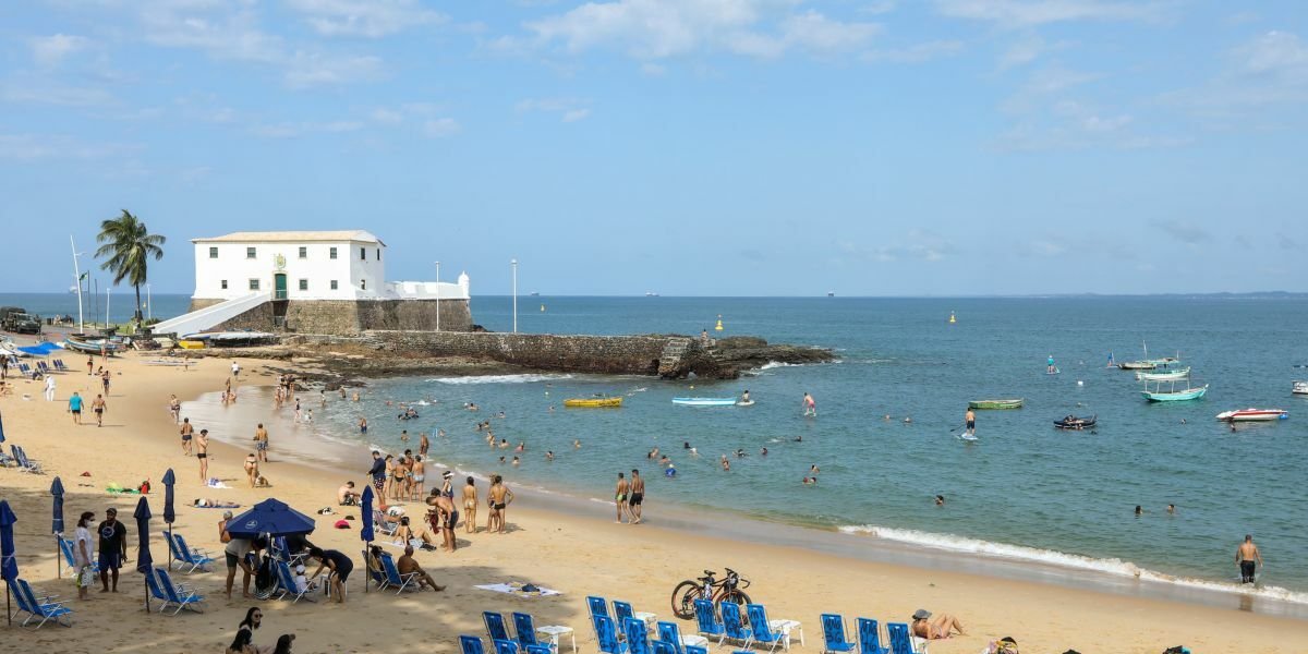 Praia do Porto da Barra, em Salvador
