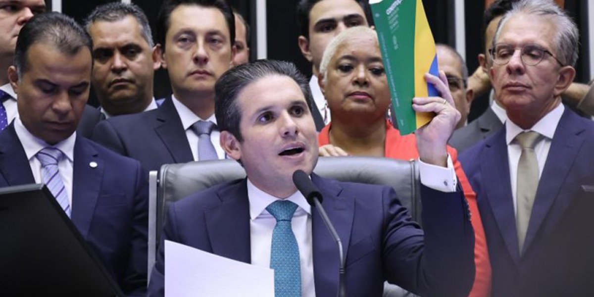 Câmara deve votar urgência de projeto que garante mala de mão gratuita em voos