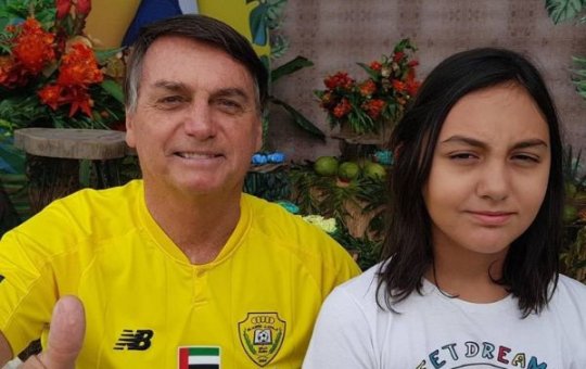 Bolsonaro pede autorização à Justiça para fazer festa de 15 anos da filha