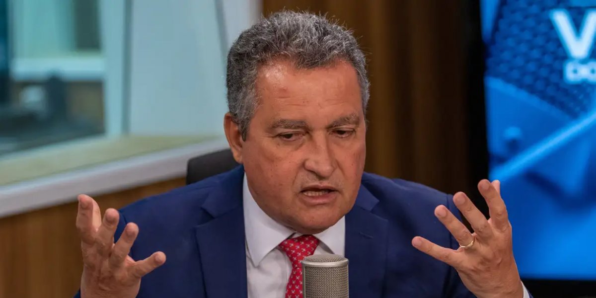 Rui Costa evita confirmar candidatura ao Senado e declara apoio político a Lula
